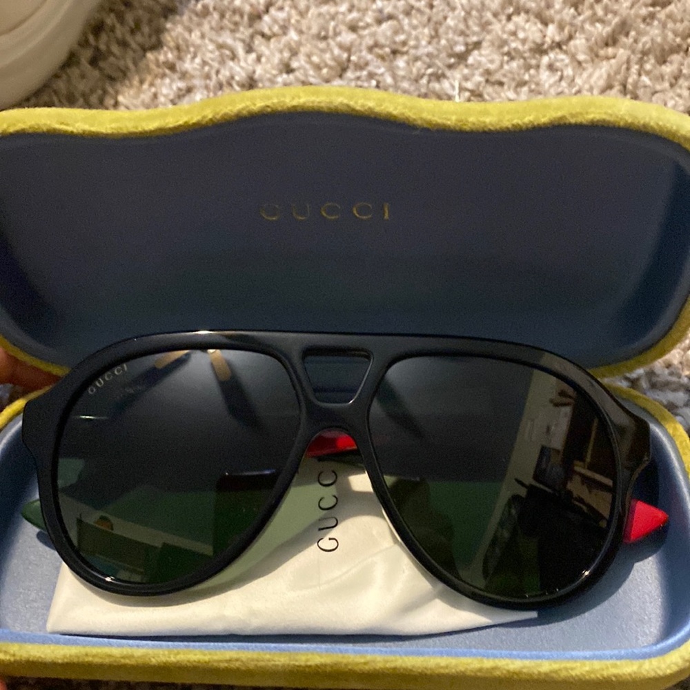 Men Gucci aviator glasses